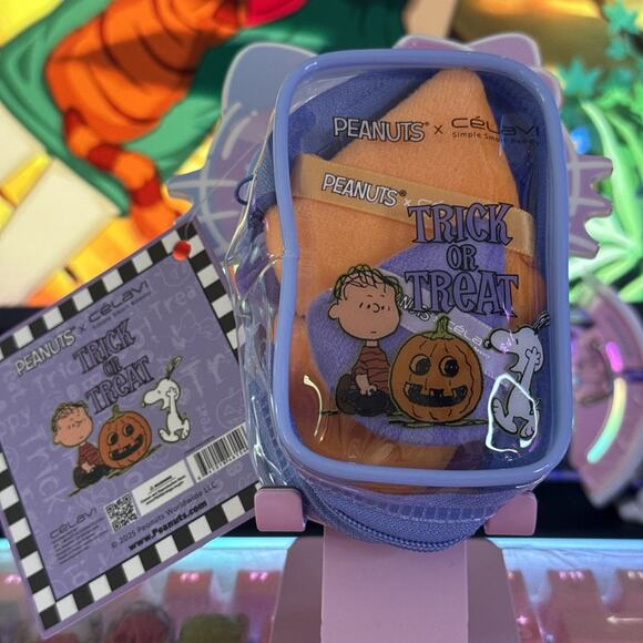 Peanuts x Celavi Makeup Puffs Set 4 Travel Bag Keychain Trick Treat Halloween - Picture 3 of 16